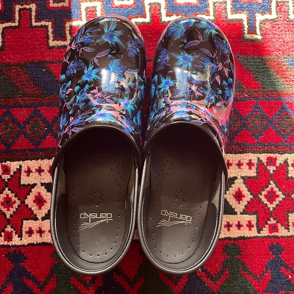 Brand new Dankso size 40